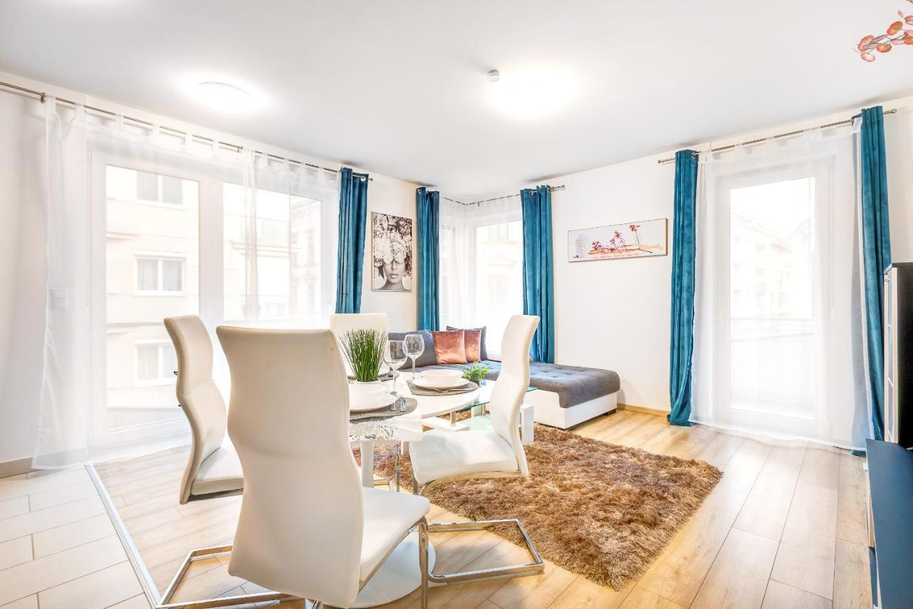 Modern Apartment With Free Garage And Balcony In The Downtown Budapest Exterior photo
