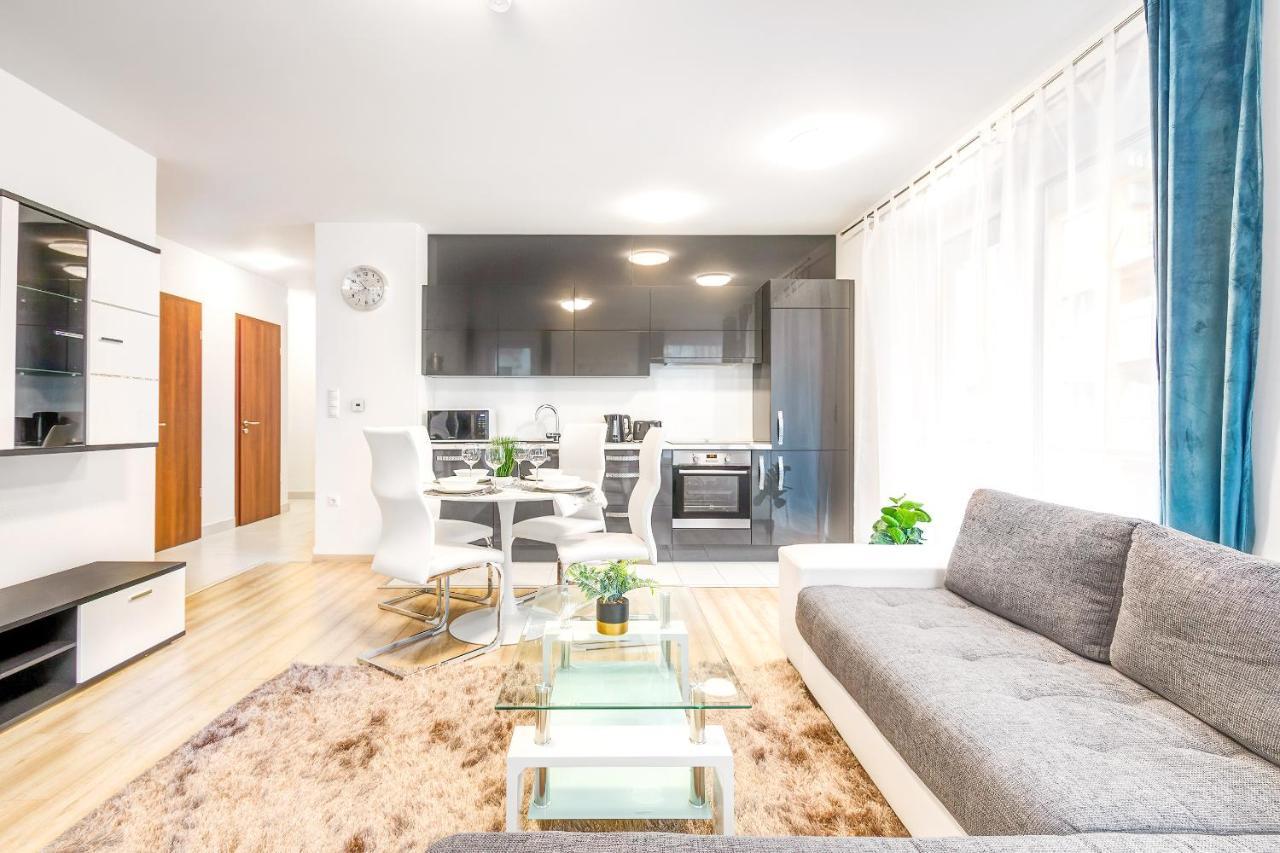 Modern Apartment With Free Garage And Balcony In The Downtown Budapest Exterior photo