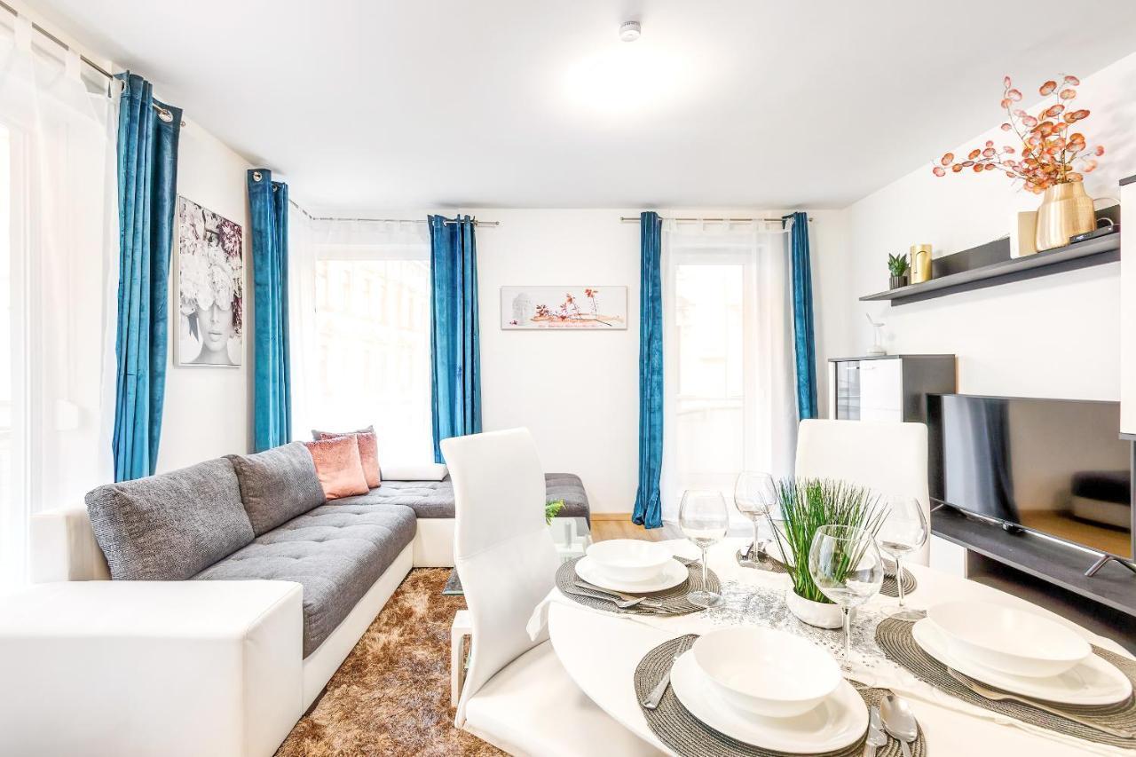 Modern Apartment With Free Garage And Balcony In The Downtown Budapest Exterior photo